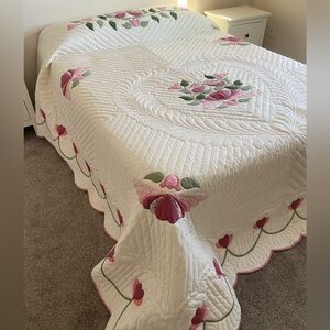 Hand Quilted Flower Appliqué Bedspread with Pink Floral Accents King Size